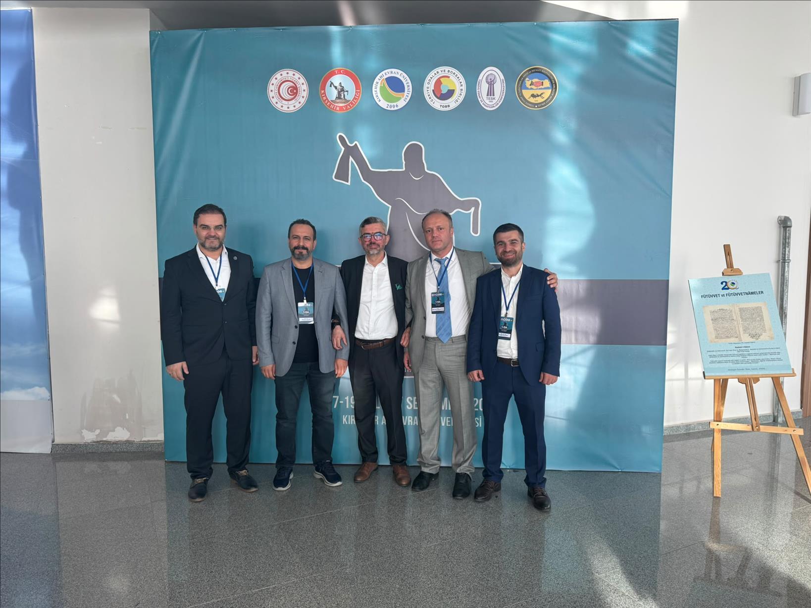 universitemiz-ahilik-geleneginin-gunumuze-isik-tutan-vizyonunu-kirsehir-de-duzenlenen-uluslararasi-s