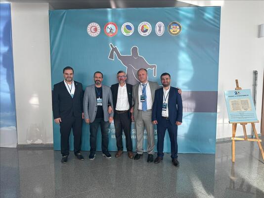 universitemiz-ahilik-geleneginin-gunumuze-isik-tutan-vizyonunu-kirsehir-de-duzenlenen-uluslararasi-s