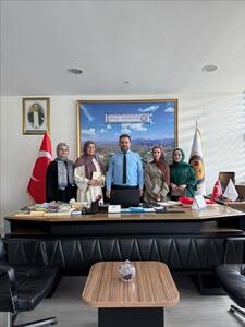 ilahiyat-fakultesi-mezun-adaylarindan-genel-sekreterimize-anlamli-veda-ziyareti