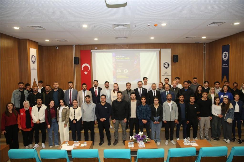 universitemizde-sporun-gelecegi-dijital-cagda-genclik-ve-espor-semineri-gerceklestirildi